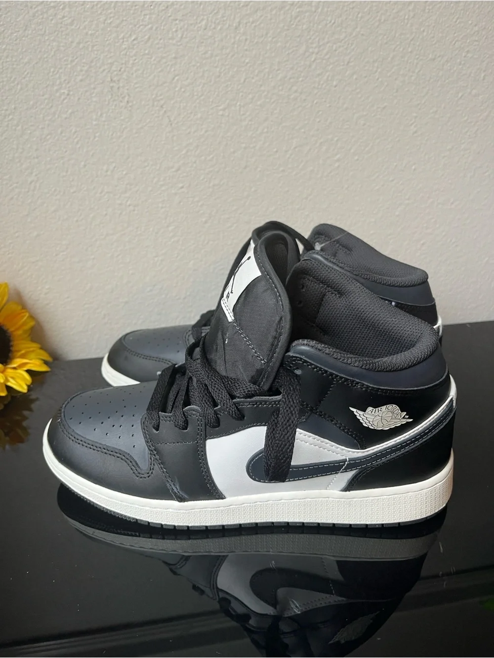 Air Jordan 1 Mid GS Shadow Black Dark Grey Size 6.5Y Sneakers NWOB